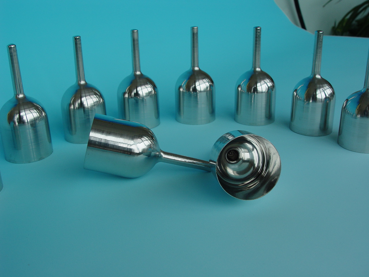 趙景謙的板料旋壓成型技術(shù)蜚聲海內(nèi)外(圖2)